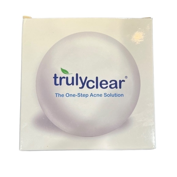 NWT Truly Clear Acne Solution Confidence Case White - Picture 3 of 4